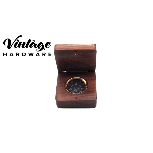 COMPASS IN WOODEN BOX (65mmX65mmX30mm)